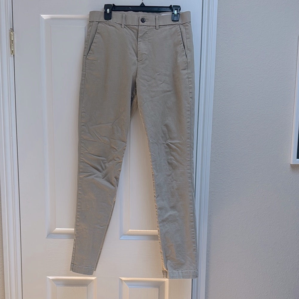 EUC Gap Mens Khaki pants, 31/34 Slim.  Set of 4 pairs